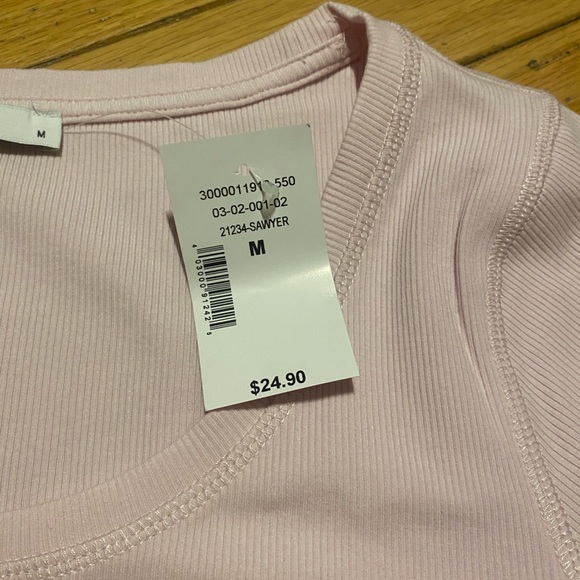 NWT Ricki’s Pink Ribbed Scoop Neck Tee - Size M - Picture 3 of 5